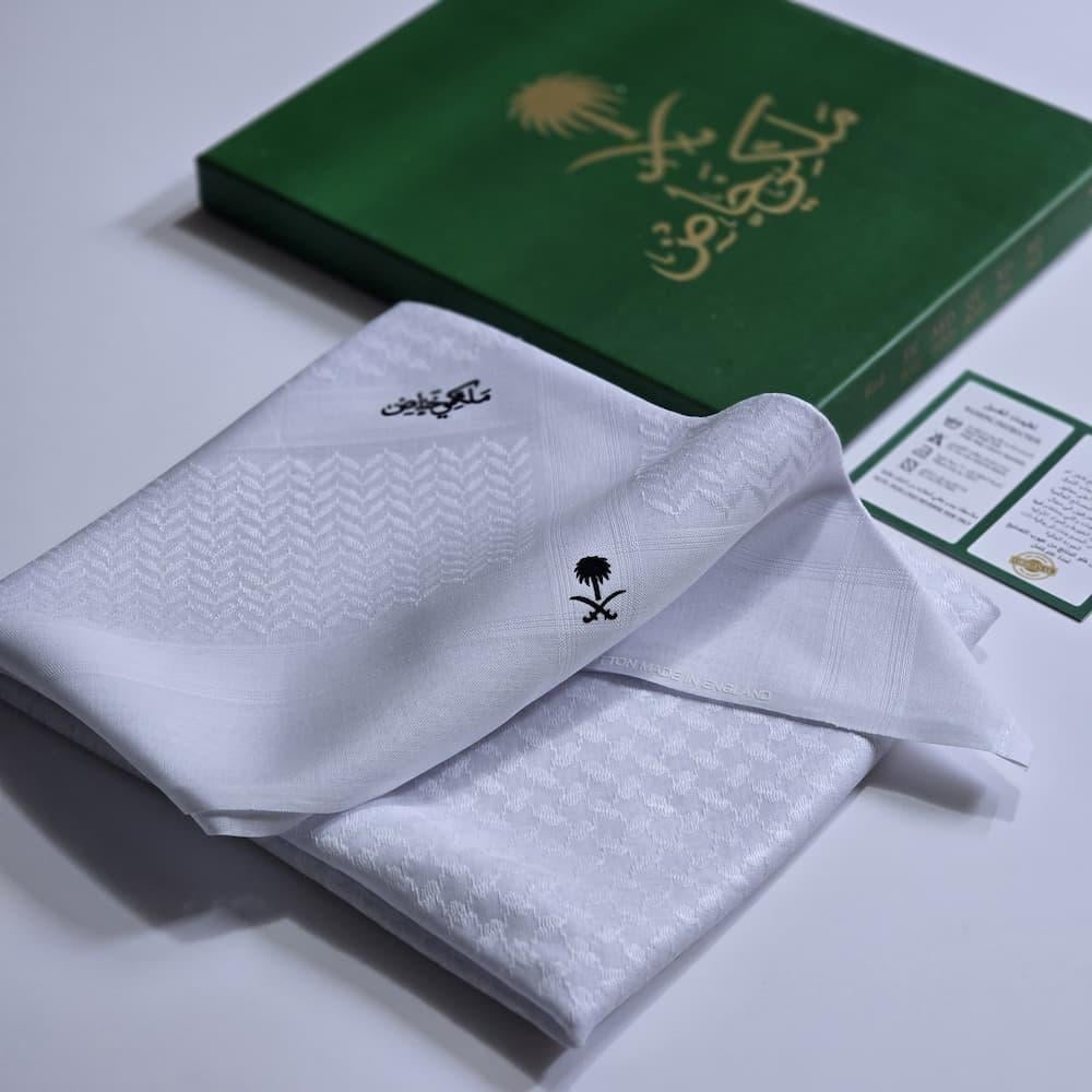 شماغ ملكي خاص ابيض الاصدار الجديد