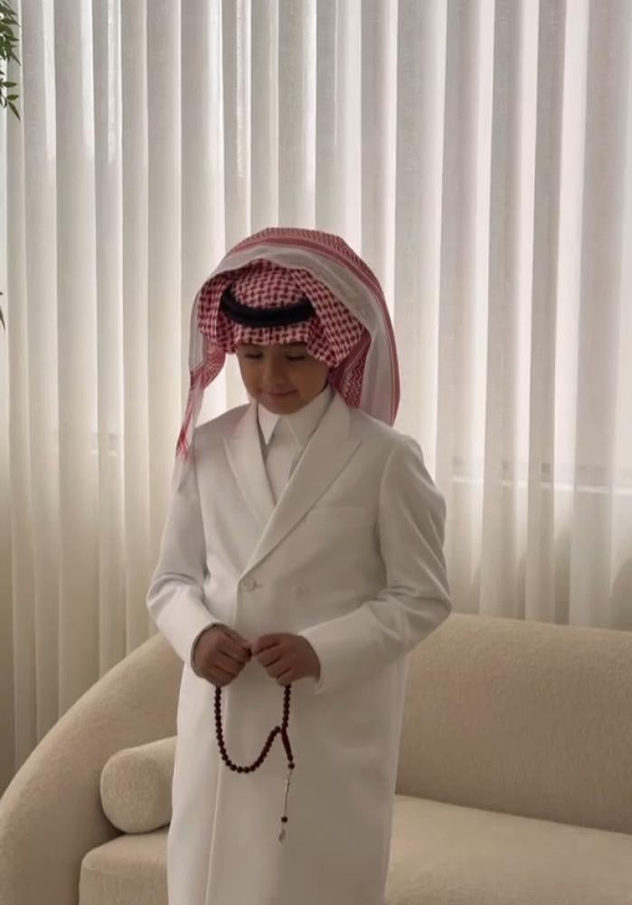 شماغ احمر بالاسم