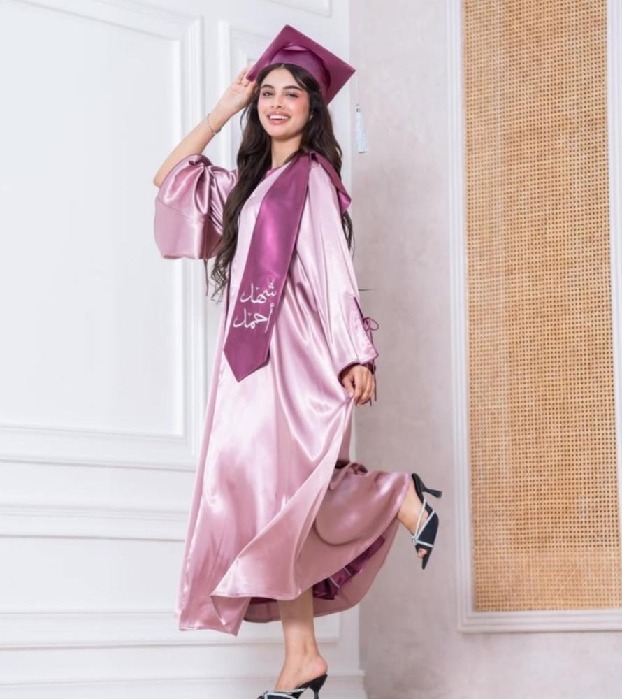 عبايات تخرج 2026