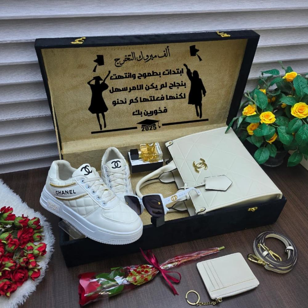 بوكس تخرج نسائي شنطة شانيل وشوز شانيل
