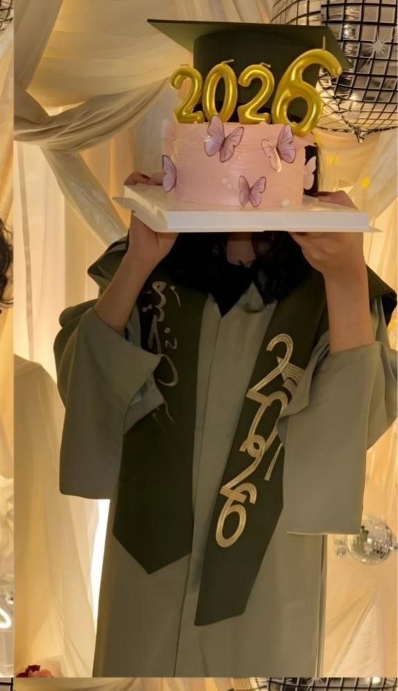 عبايات تخرج 2026