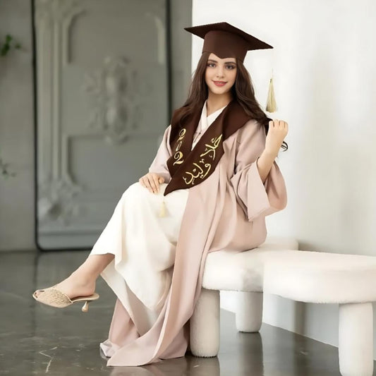 عبايات تخرج 2026 بيج ملكي مع وشاح بني فاخر