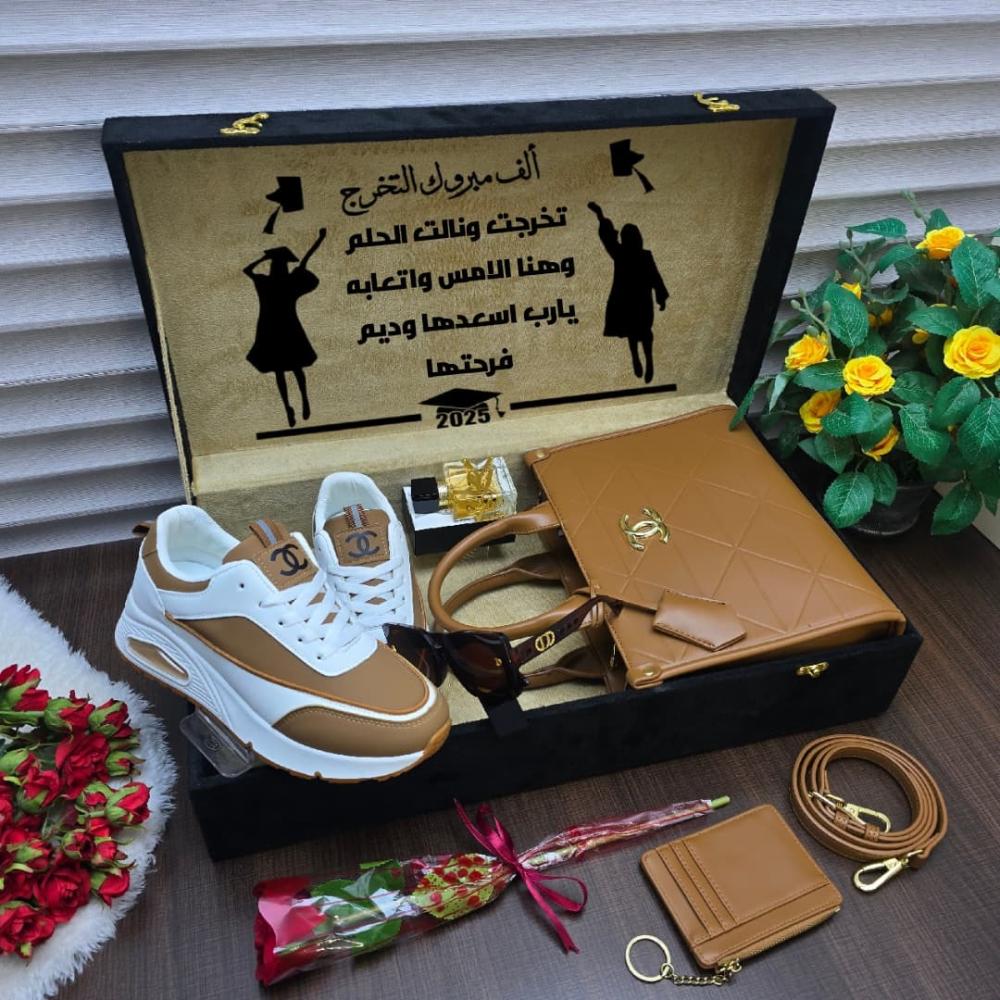 بوكس تخرج نسائي شنطة شانيل وشوز شانيل