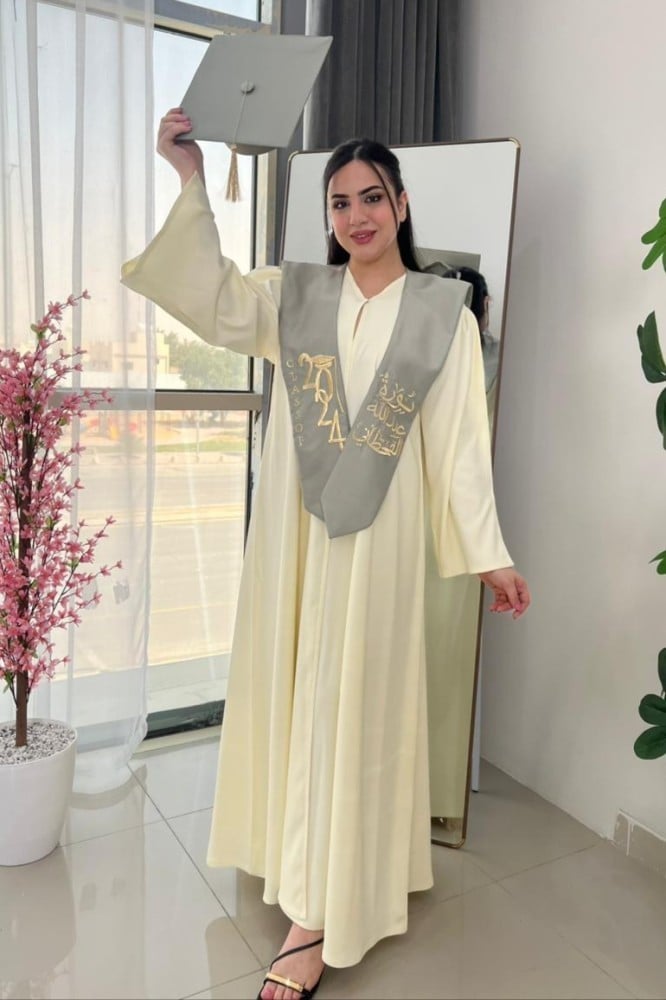 عبايات تخرج2026